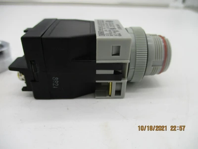 Idec Corporation APW1126D-Y New Pilot Light Operator