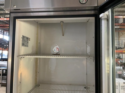 Used TRUE MFG. T-23G ONE SECTION GLASS DOOR REACH-IN REFRIGERATOR Display Refrigerators Michigan US | Miedema Asset Management Group #1580092