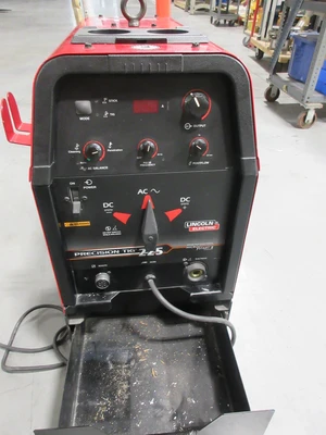 Used LINCOLN ELECTRIC PRECISION TIG 225 Tig Welders Minnesota US | Machinesused.com #1321799