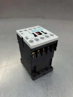 Siemens Sirius 3RT1015-1BB42 24VDC Auxiliary Contactor. 4D-48