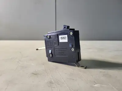 NEW CUTLER-HAMMER BA120