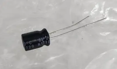 NICHICON (VA) 493-11528-1-ND CA ALUM 100UF & NICHICON 483-571-ND CAP ALUM 4.7UF