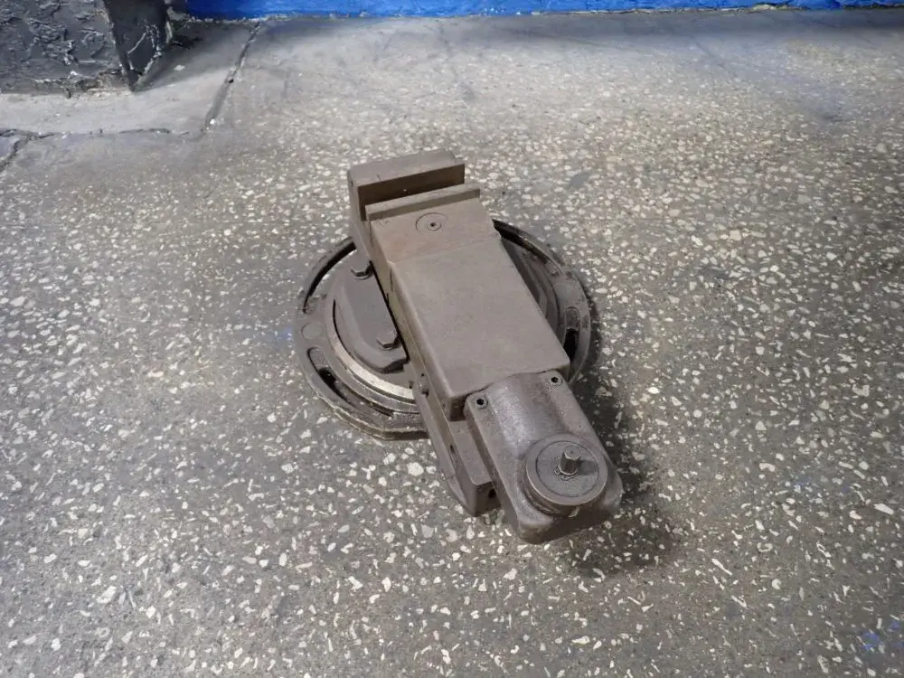 5"  5" Milling Vise W/ Base