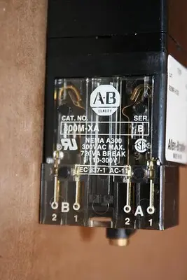 USED ALLEN BRADLEY 800MR-H33B