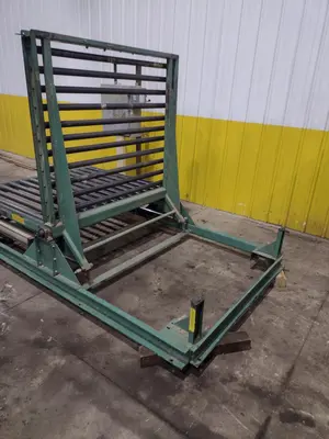 60" x 48" ROACH LIFT & TILT UPENDER / TABLE WITH ROLLER CONVEYOR, 115 VOLT & AIR: YOBRO #24709
