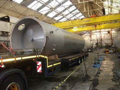 32,000 L S/S Enclosed Mixing Tank New