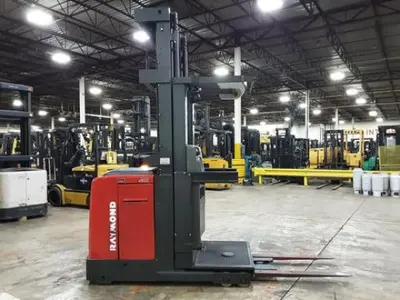 USED 2018 RAYMOND 560-OPC30TT