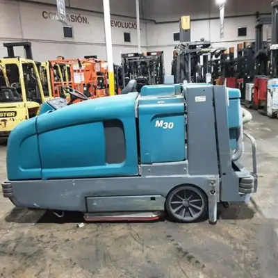 USED 2015 TENNANT M30