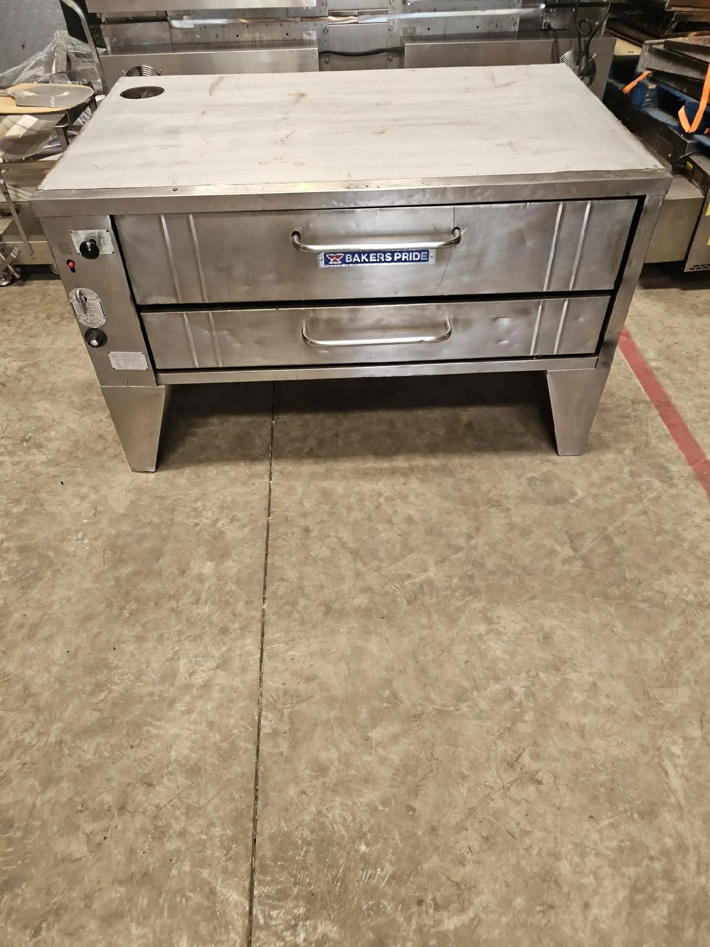 Bakers Pride 451 Single Deck 54" Natural Gas Pizza Deck Oven - Refurbished