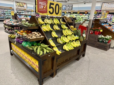 1-0008 Fresh Produce Display Island