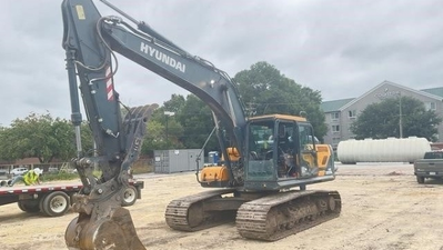 USED 2019 Hyundai HX220L