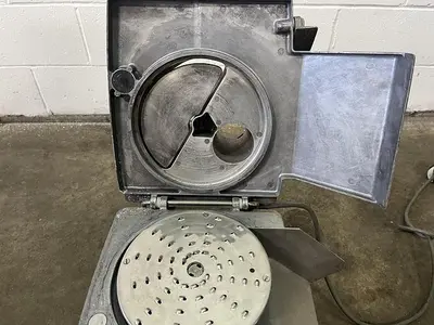 USED ROBOT COUPE R6N