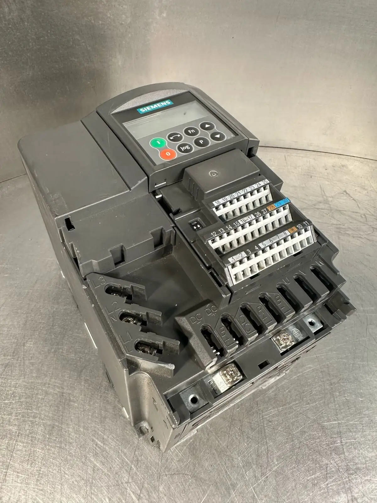Siemens 6SE6440-2UC21-5BA1 Refurbished MICROMASTER 440 (7.3.2)