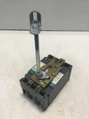 USED GE TED136070 / DISCONNECT