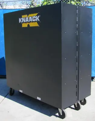 USED KNAACK 100