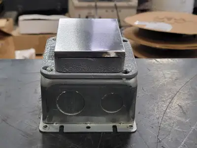 NEW HUBBELL B2427