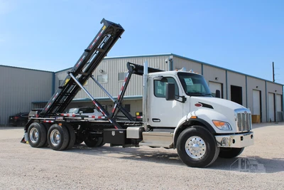 New | in-Stock 2027 PETERBILT 548 Rolloff Trucks Texas US | Roll Off Truck World #1492015