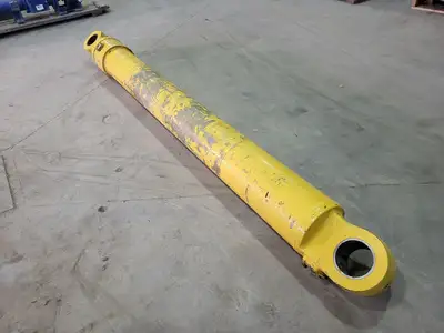 USED KOMATSU 21M-63-02121R