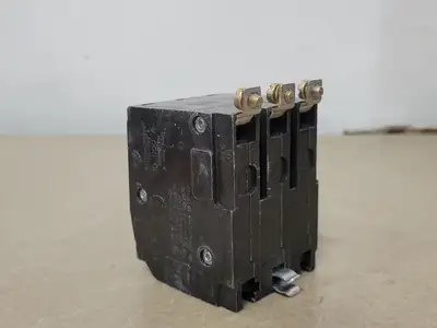 USED SQUARE D QOB320