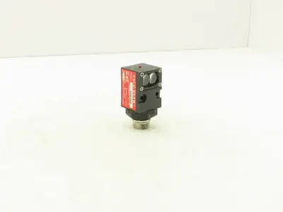 Banner SMA915DQD Valu-Beam Photoelectric Diffuse Sensor 90-130VAC SPDT Relay QD