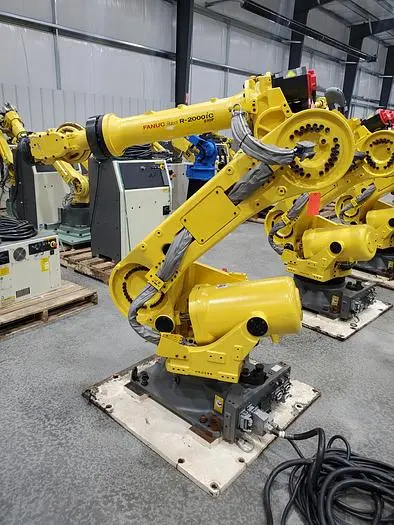 Used 2015 FANUC R-2000IC/210F Robots Ohio US | Six Axis Solutions #397833