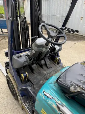 USED KOMATSU FG25ST-12
