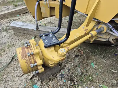 USED CATERPILLAR TH560B