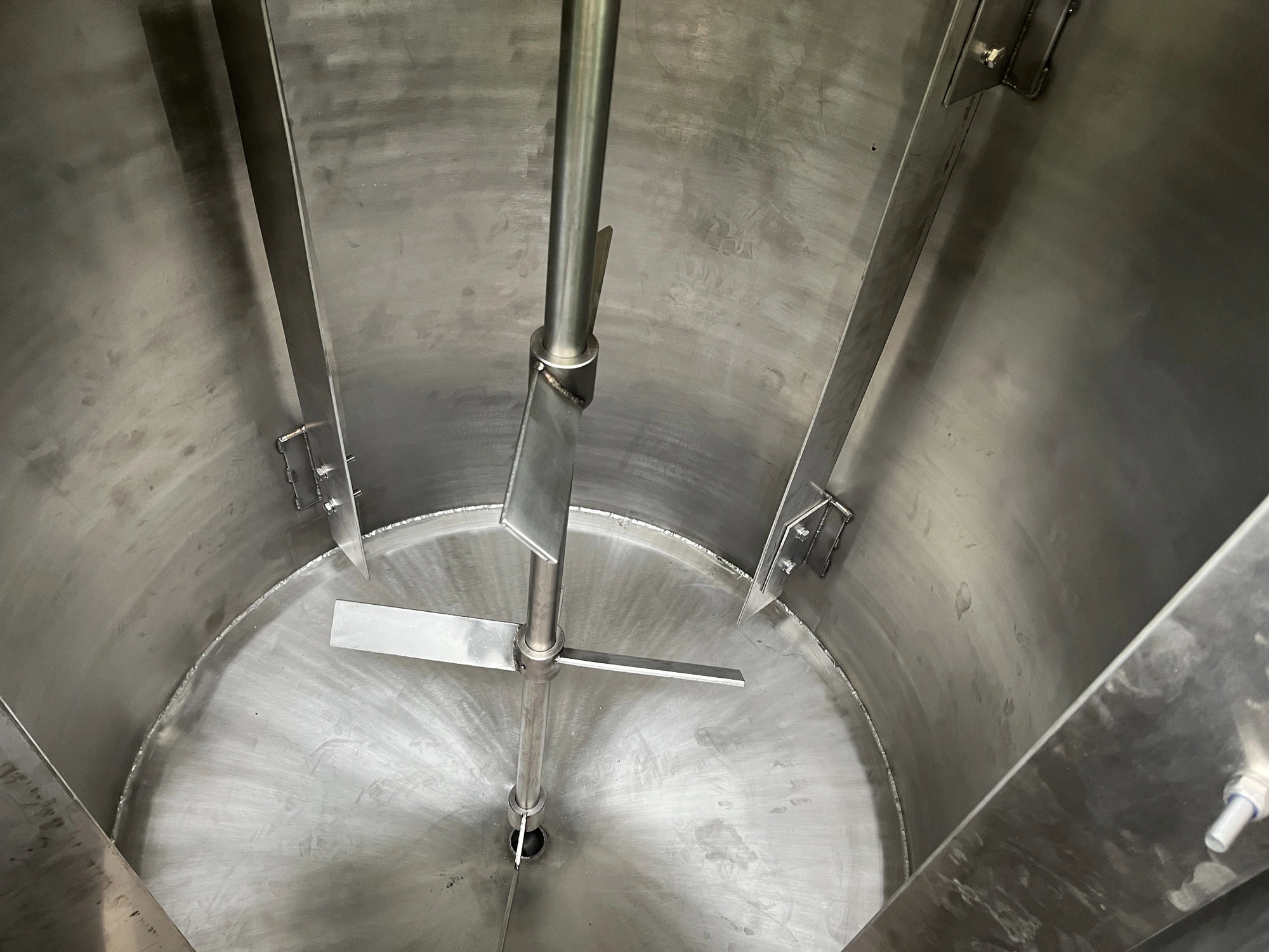 1,000L S/S Enclosed Mixing Tank 3.7 kw