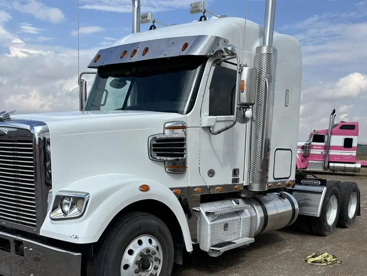 Used 2021 FREIGHTLINER CORONADO 122SD Conventional trucks Idaho US | Berry Machinery #911012