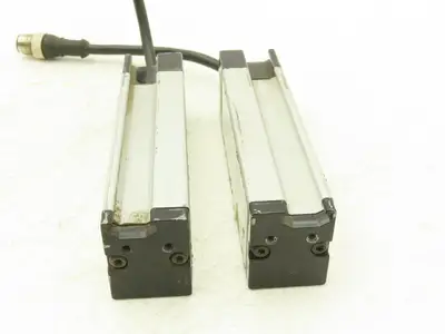 Banner Part Sensing Light Curtain Set 67mm Protected Height 300mm- 2m 10-30VDC