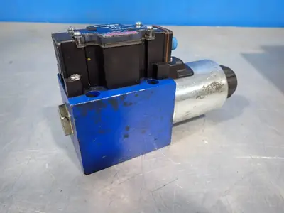 USED REXROTH 4WE10D40/CG24N9DK35L