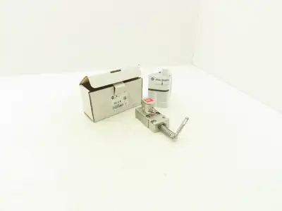 Allen Bradley 440T-MSALE10DB Guardmaster Trapped Key Interlock Switch No Key