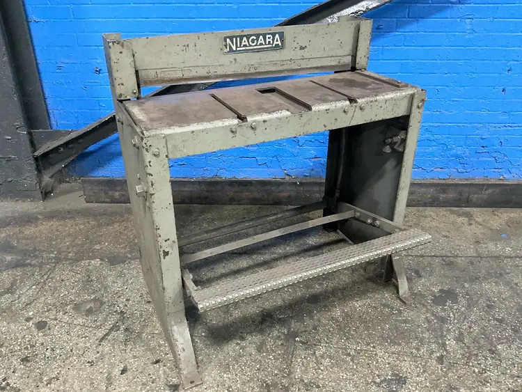 Used NIAGARA MACHINE AND TOOL WORKS 30F Foot Power Shears Ohio US | HGR 24 #1414100