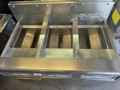 Frymaster 3 BAY Fryer, Natural Gas, Filtration System- Working Condition