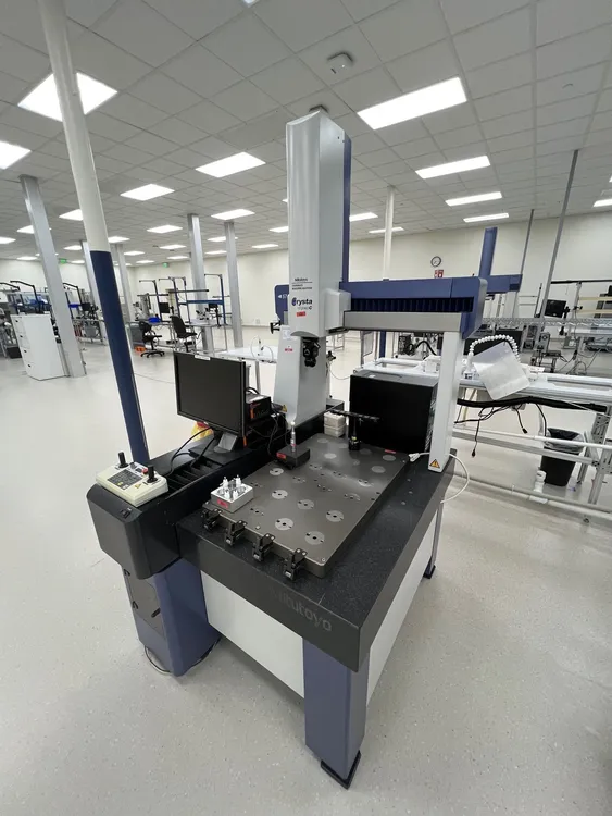 Used 2004 MITUTOYO CRYSTA APEX C574 Coordinate Measuring Machines California US | Machnet 13 #133058