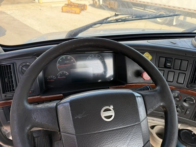 Used 2006 VOLVO VNM Conventional trucks Indiana US | Miedema Asset Management Group #1414501