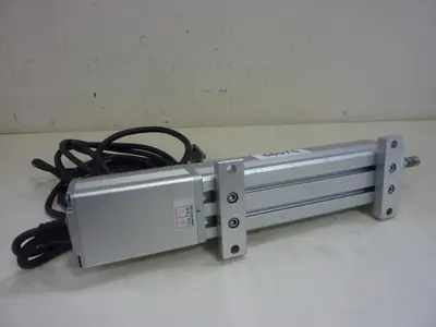 USED ROBO CYLINDER RCP2-RMW-A-PM-4-150-P1-S-FT
