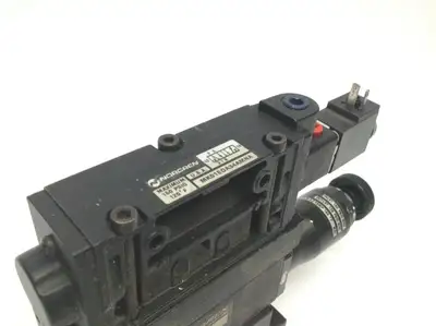 MK01EDA34AMNA / RMK00RKXLGS0A | Norgren MK01EDA34AMNA Pneumatic Solenoid w/ RMK00RKXLGS0A Regulator Valve - Used