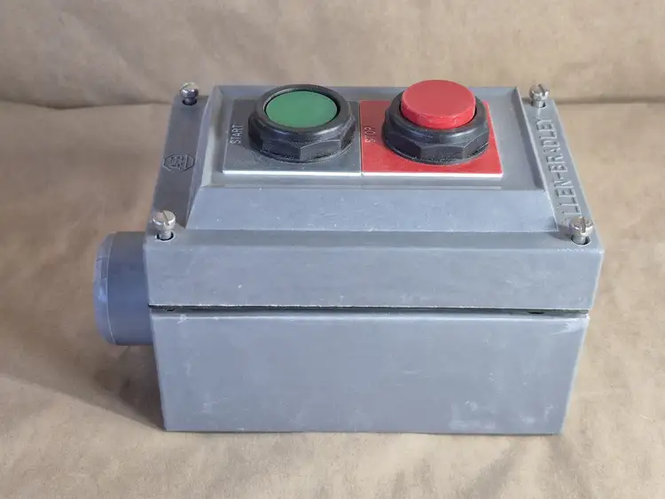 New | in-Stock ALLEN-BRADLEY 800H-2HZ4R Switchgears British Columbia CA | Lenmark #239337