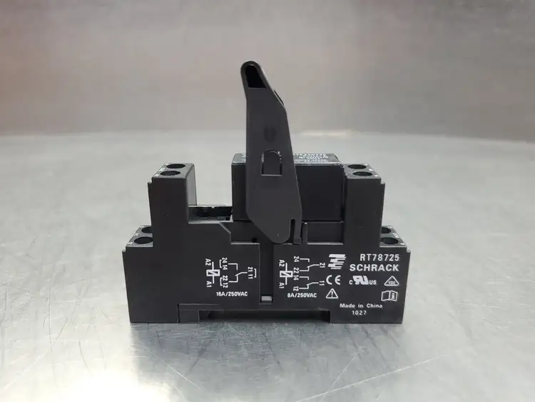 Used Schrack/Potter & Brumfield RT78725 Base w/Potter & Brumfield RTE24024F Relay Relays & Switches | Palmetto Automation #1155849