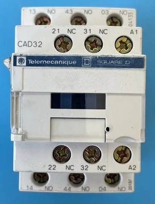 NEW Telemecanique CAD32