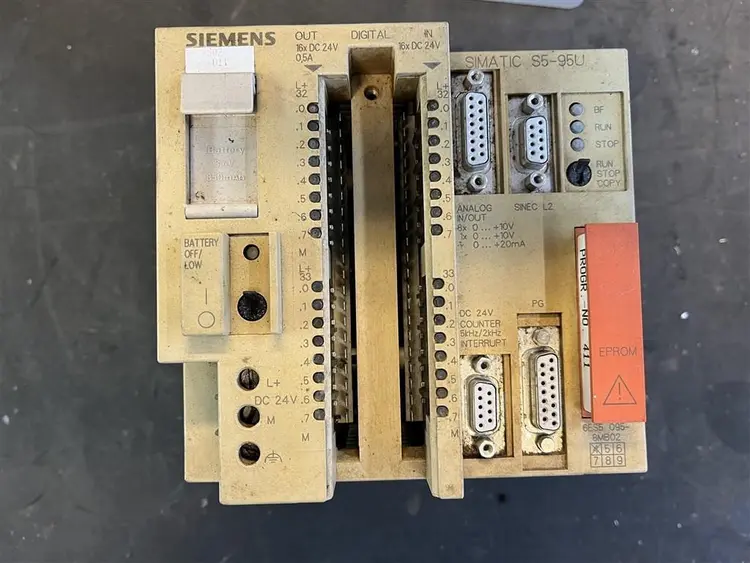 Used SIEMENS 6ES5 095 8MB02 + 6ES5 375-1LA15 Misc Electrical & Power Parts BE | Apt International N.V #363671