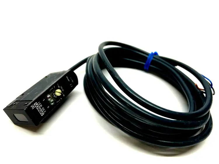 Used OMRON PHOTOELECTRIC SENSOR 10-30VDC Photoelectric Sensors | Maverick Industrial Sales #1115727