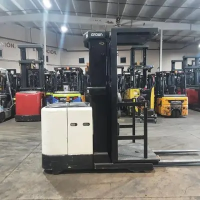 USED 2016 CROWN SP3510-30