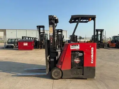 Used 2018 RAYMOND 425C35TT 3-Wheel Stand up Electric Counterbalance Forklifts Illinois US | Somerset Equipment Sales #1546216