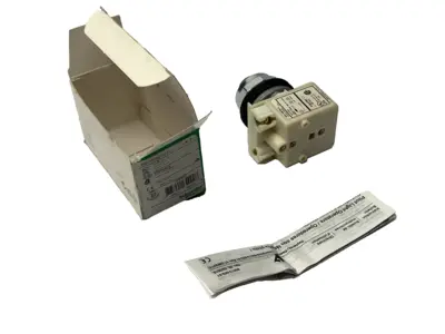 USED SCHNEIDER ELECTRIC PILOT LIGHT GREEN 30MM 120V