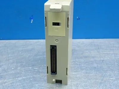USED OMRON C200HOD212