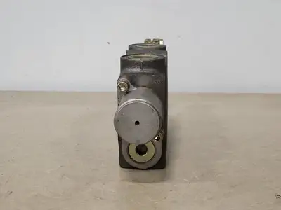 Hydraulic Section Valve 122010721, 122010220