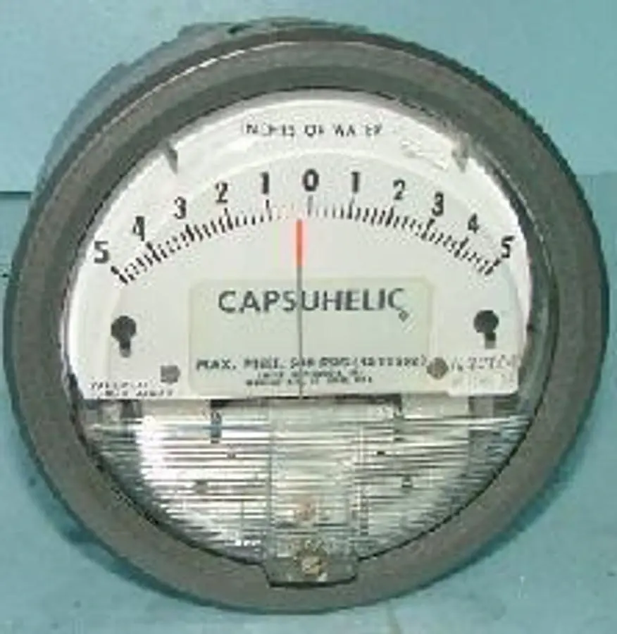 QTY. 1. CAPSUHELIC GAUGE MAX. PRESS 500 PSIG. (340...