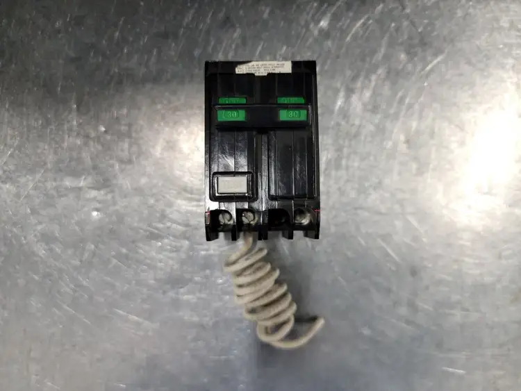 Used BRYANT _UNKNOWN_ Switchgears British Columbia CA | Lenmark #243801
